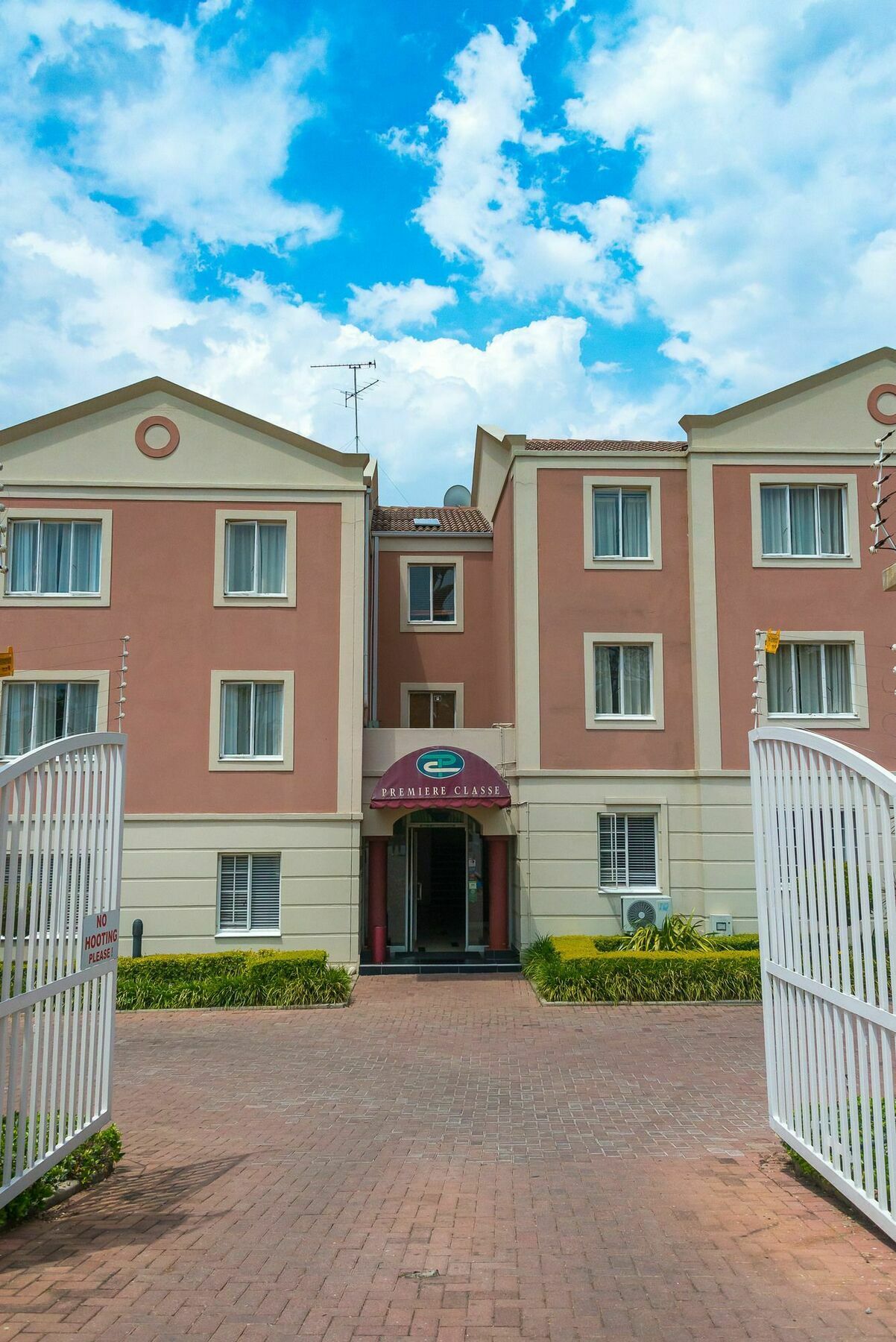 Premiere Classe Apartment Hotel Johannesburg Exterior photo